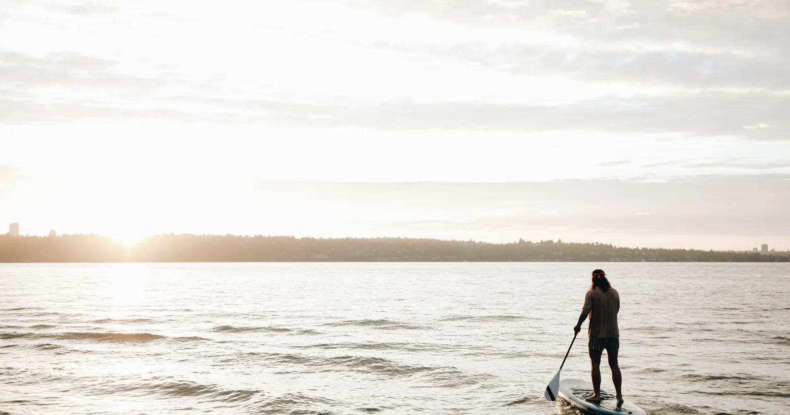 Calm turquoise water, ideal for learning to paddleboard